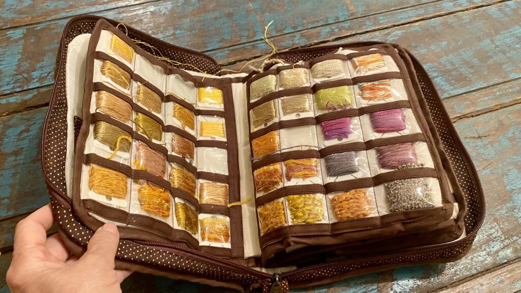 Linhas para a prática do Bordado em Movimento